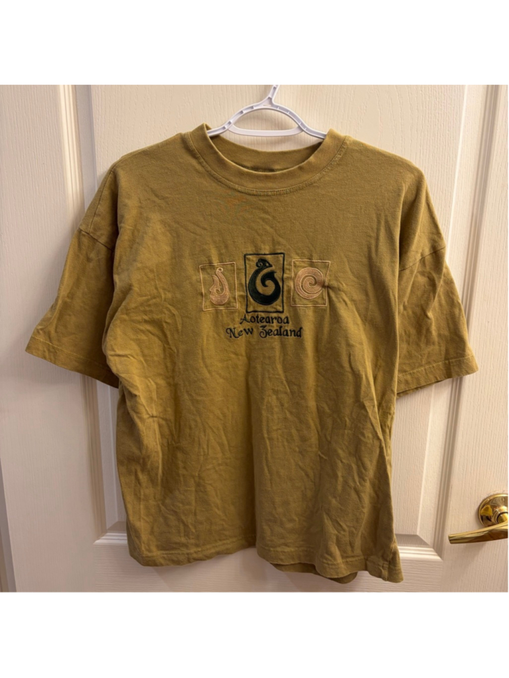 Mens LEISURE LINE green Tee M New Zealand Vintage